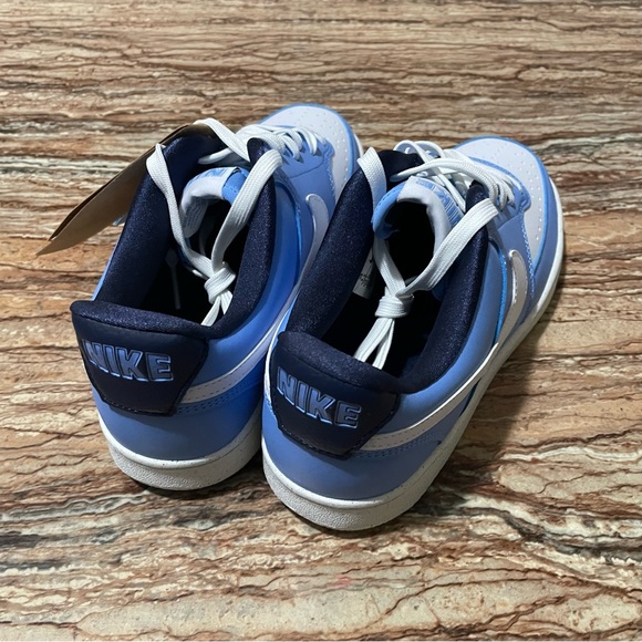 Nike - Picture 6 of 17